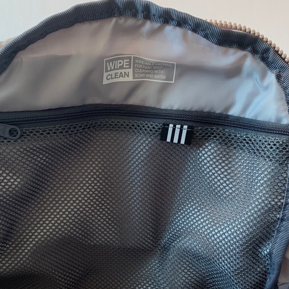 New without tags Adidas, blush color backpack rose gold hardware - Picture 8 of 11